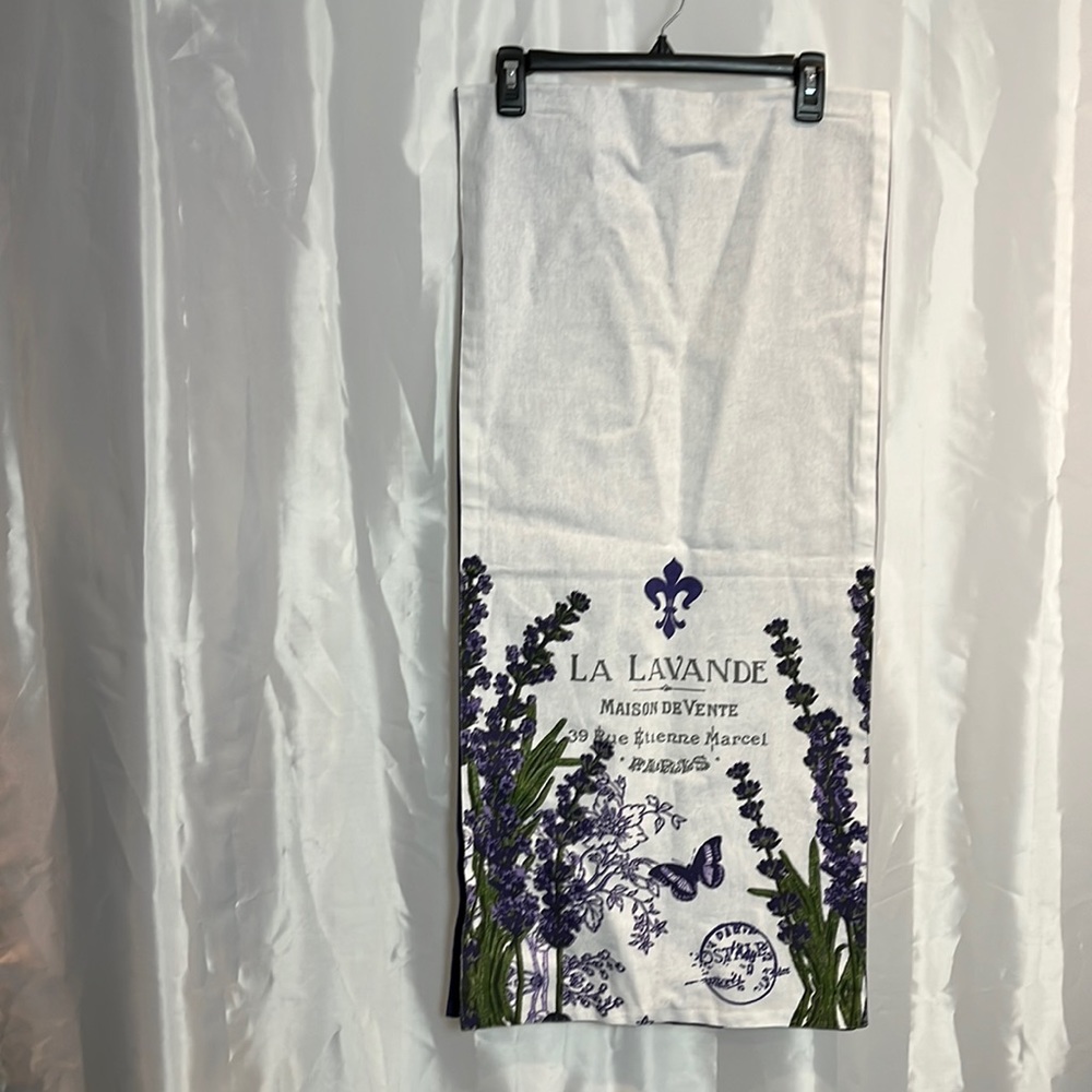 6’x16” table runner. 1777